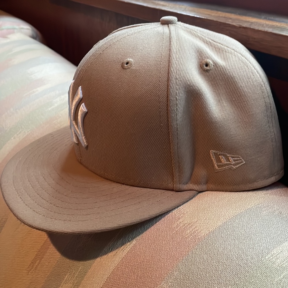 NEW NY Yankees Camel & pink baseball cap - size 7.5 - Picture 3 of 13